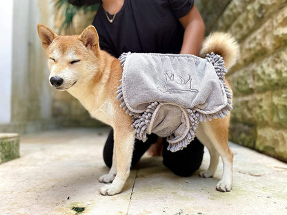 Ultra Absorbent Microfiber Dog Towel - Extra Large 35x15 Size with Comfortable Hand Pockets, Ideal for Indoor and Outdoor Use, Durable and Machine Washable
